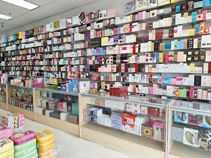 Perfume & Watches Warehouse (Perfume Outlet) 0