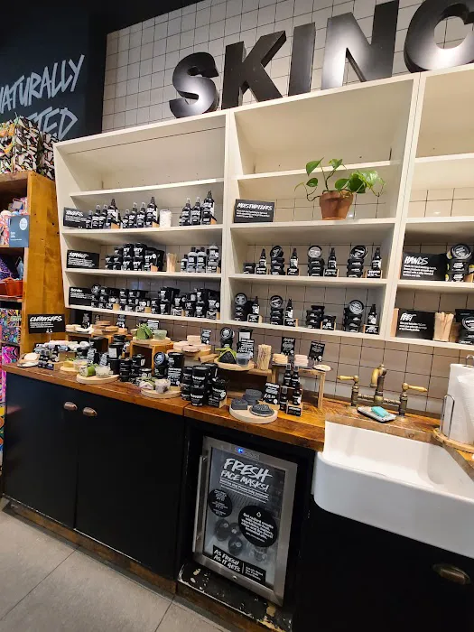 Lush Cosmetics Pacific City Center 0