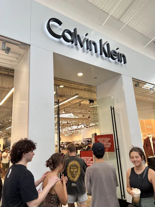 Calvin Klein 9