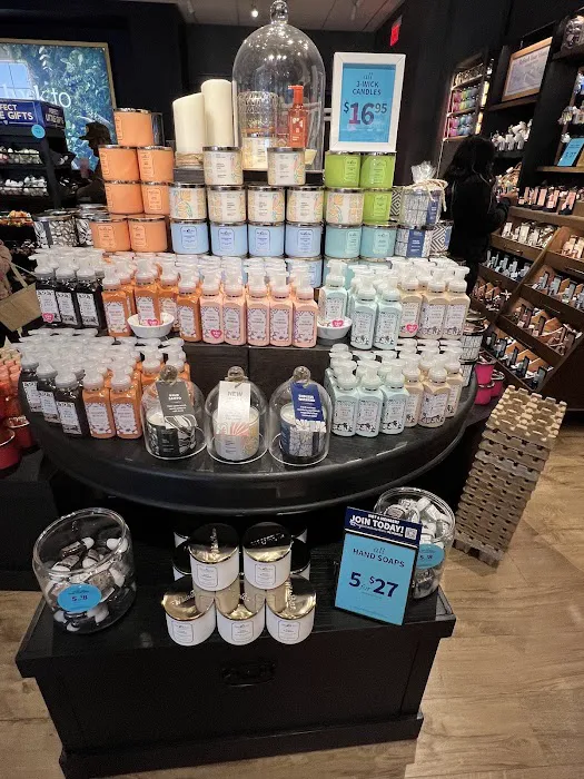 Bath & Body Works 4