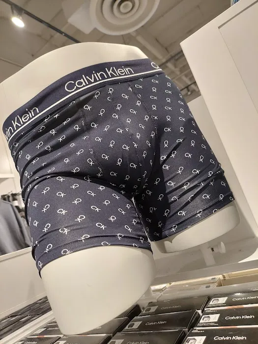 Calvin Klein 8