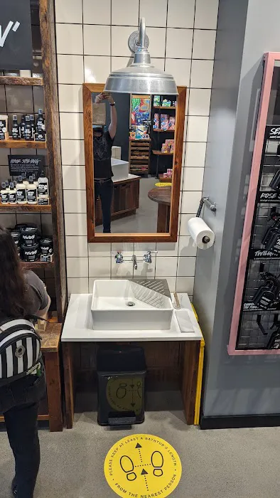 Lush Cosmetics Temecula 9