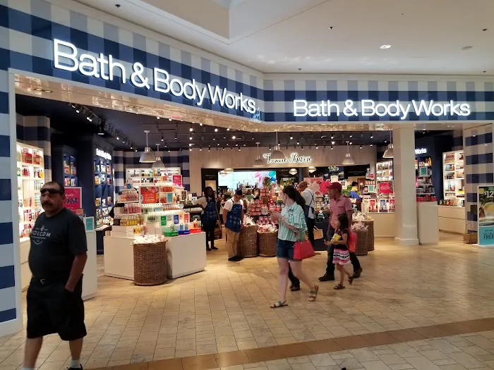 Bath & Body Works 4