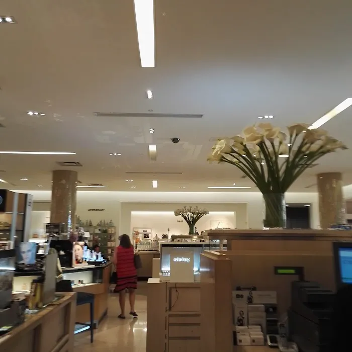 Saks Fifth Avenue 4