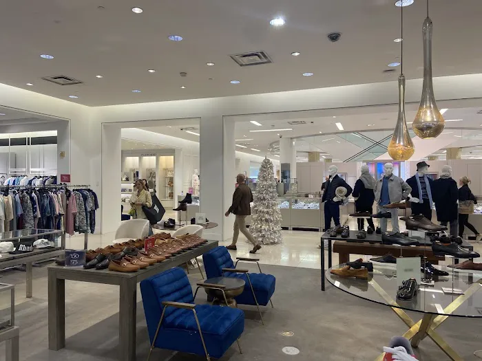 Saks Fifth Avenue 8