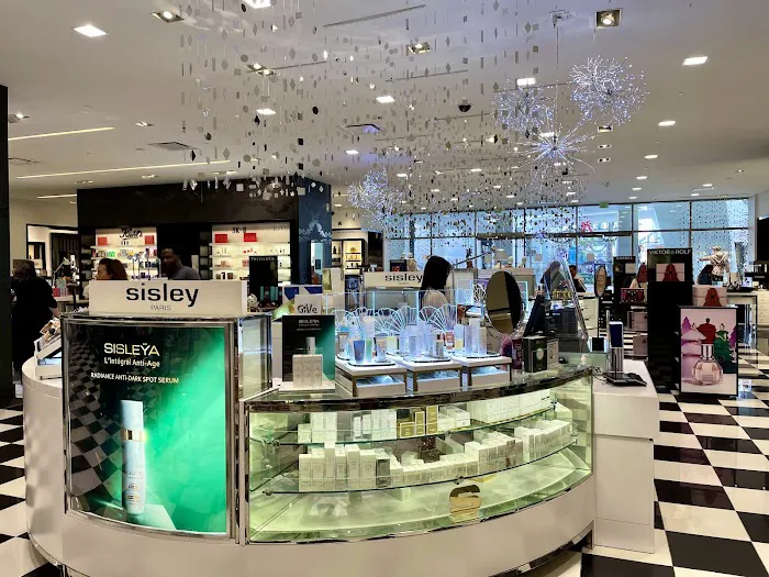 Bloomingdale's 4