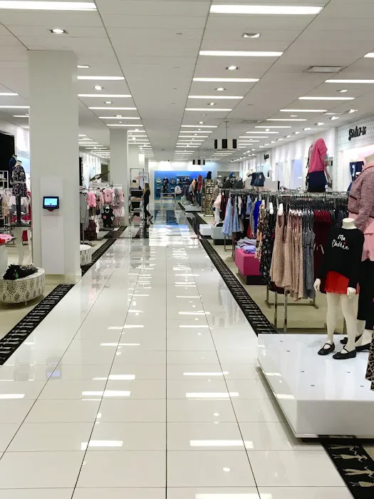 Bloomingdale's 6
