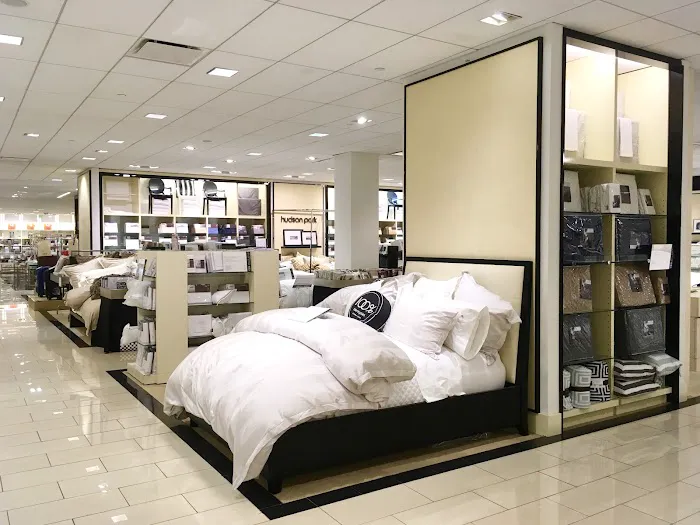 Bloomingdale's 9