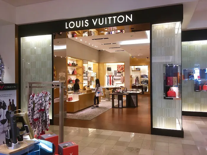 Neiman Marcus 0