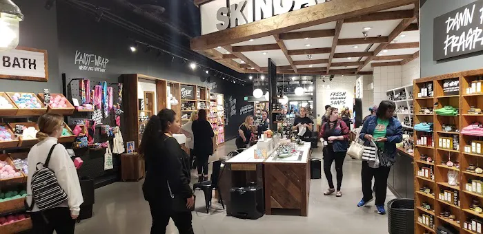 Lush Cosmetics Fashion Valley 0
