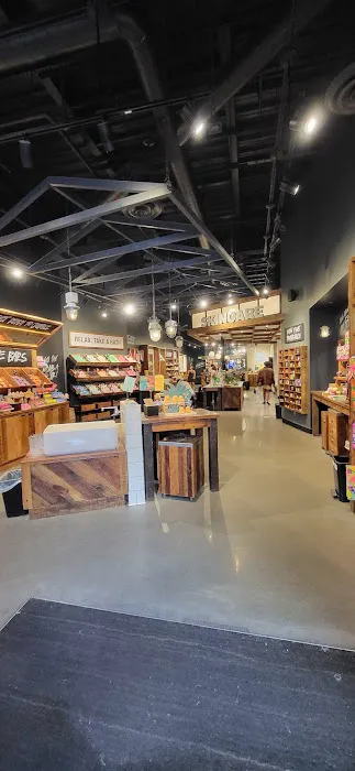 Lush Cosmetics Fashion Valley 4