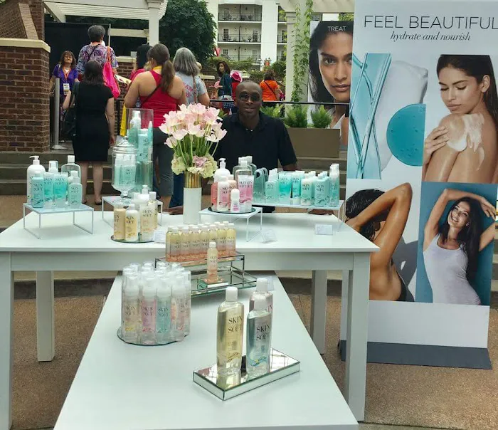 Avon with Maribel Ind Sales Rep 2