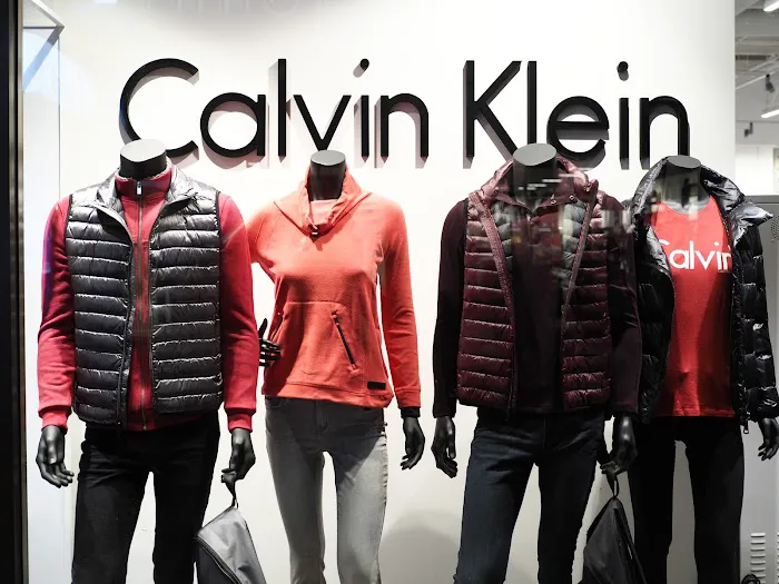 Calvin Klein 8
