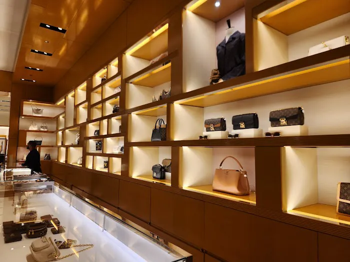 Louis Vuitton San Diego Fashion Valley 5