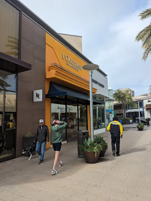UNVERSITY TOWN CENTER, CA 3