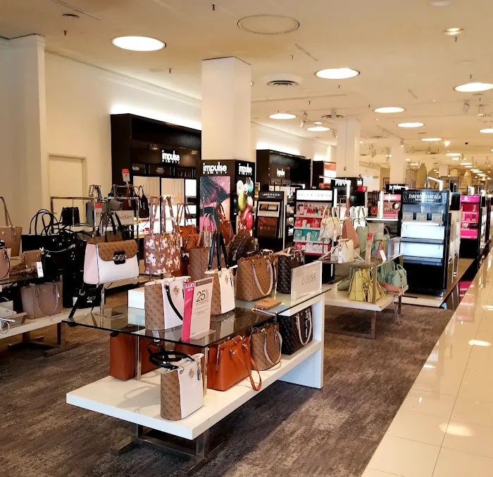 Macy's 0