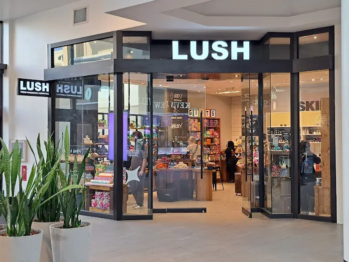 Lush Cosmetics Valencia Town Center 0