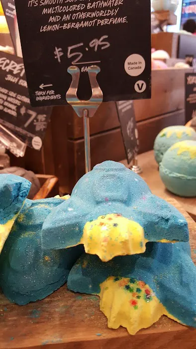 Lush Cosmetics Valencia Town Center 8