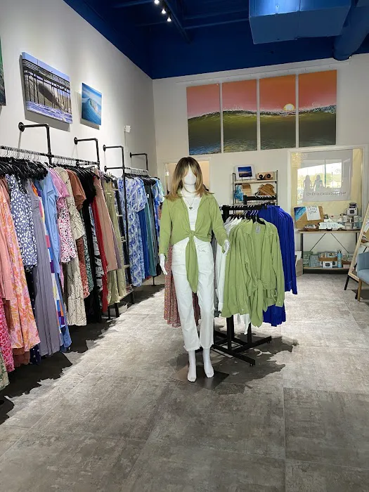 Vibrant Wave Boutique and Collectables 4