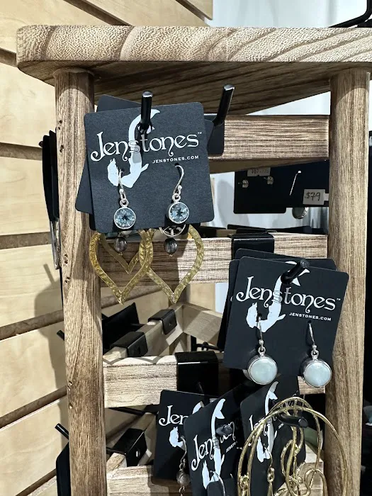 Vibrant Wave Boutique and Collectables 5