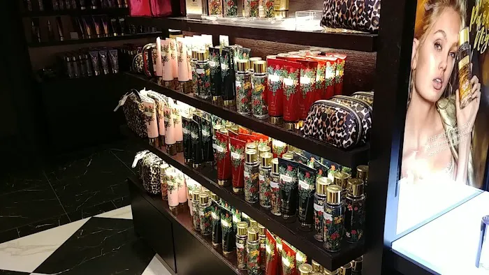 Victoria's Secret & PINK by Victoria's Secret 6