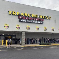 Treasure Hunt Liquidators Bin Mega Store ico