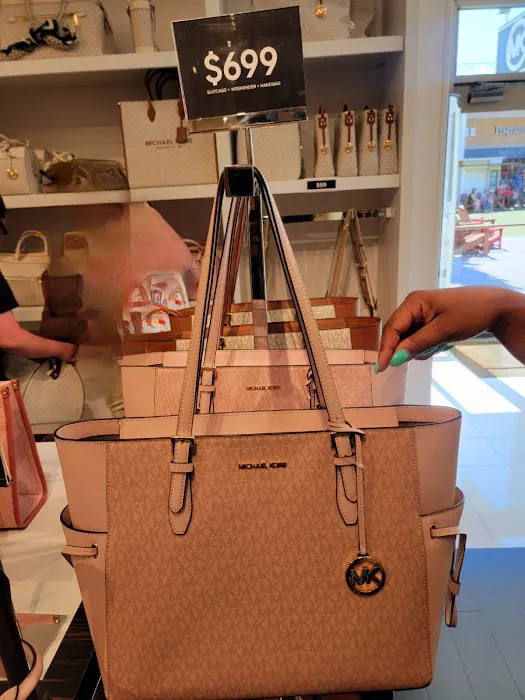 Michael Kors Outlet 3
