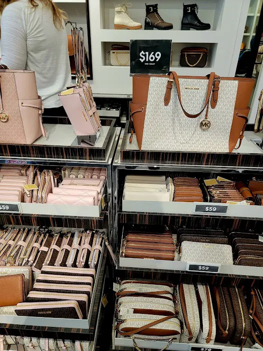 Michael Kors Outlet 7