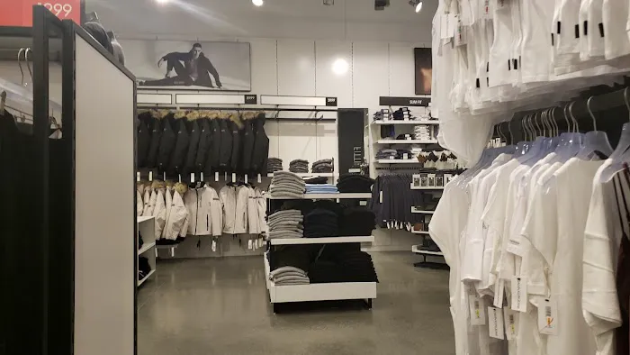 Calvin Klein 6