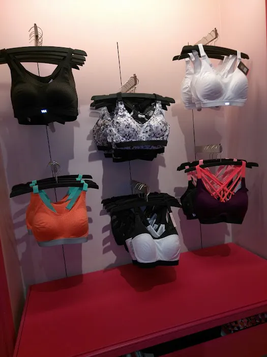 Victoria's Secret & PINK by Victoria's Secret 6