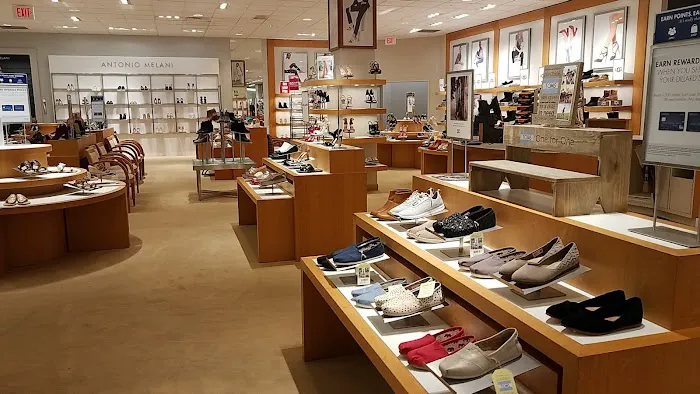 Dillard's: Greenbrier Mall 0