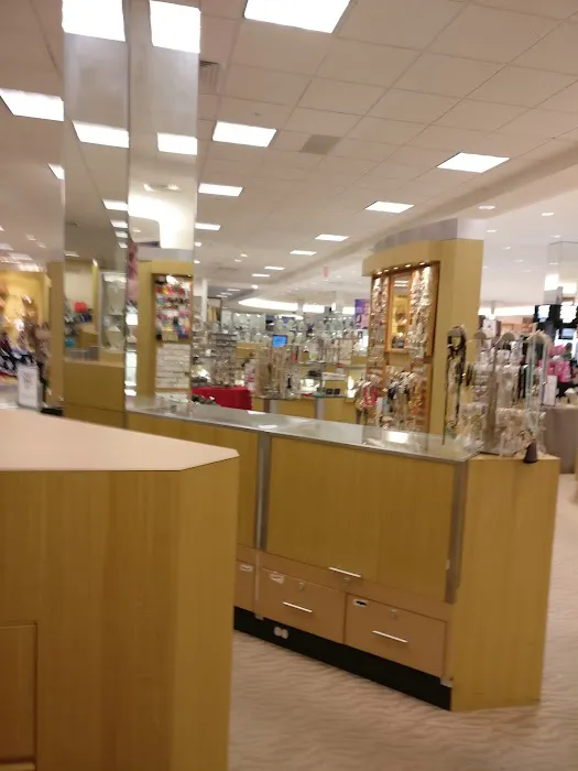 Dillard's: Greenbrier Mall 4