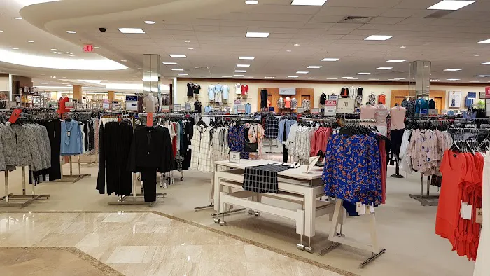 Dillard's: Greenbrier Mall 8