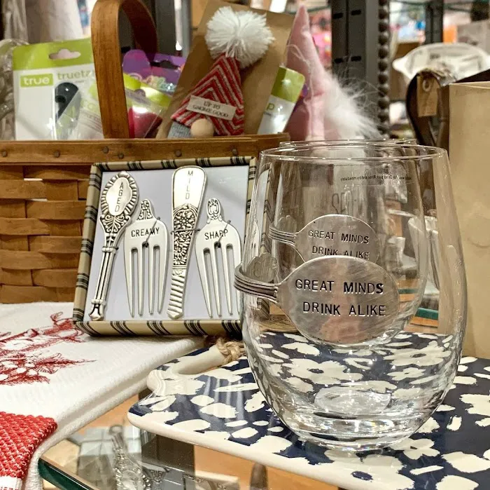 Aimaleigh's Boutique - Women's Clothing & Gift Shop in Chesapeake 7