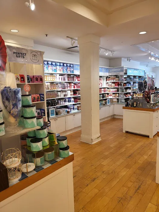 Bath & Body Works 1