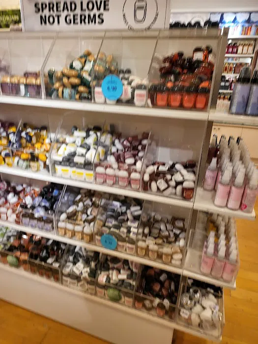 Bath & Body Works 4