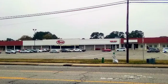Roses Discount Store 3