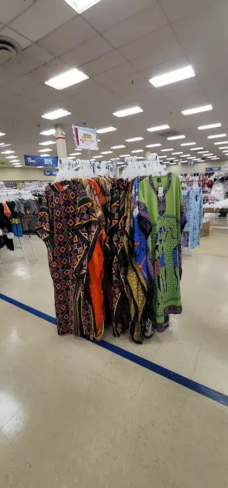 Roses Discount Store 0