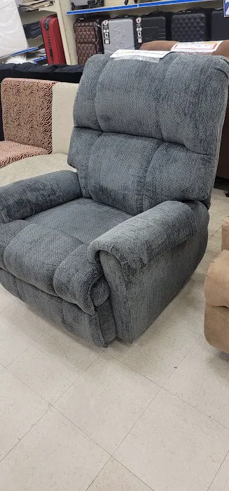 Roses Discount Store 7
