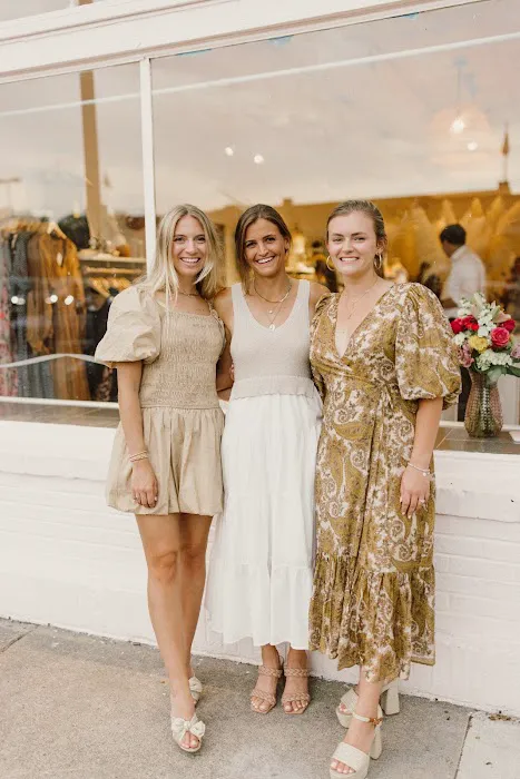 Traveling Chic Boutique 9