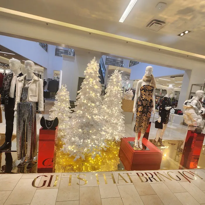 Saks Fifth Avenue 2