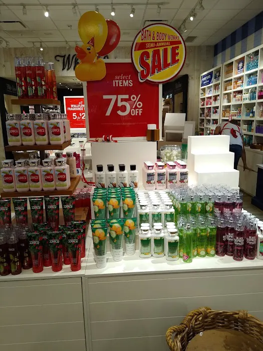 Bath & Body Works 4