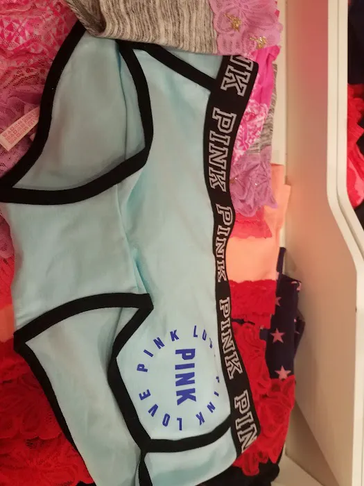 Victoria's Secret & PINK by Victoria's Secret 0