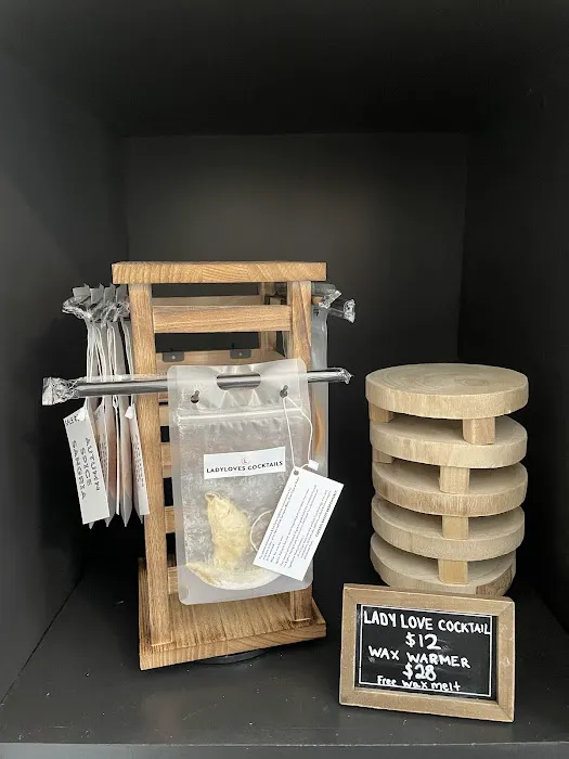 POUR by Fifth Scents Candle Co. 9