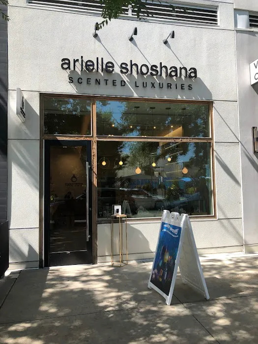Arielle Shoshana 1