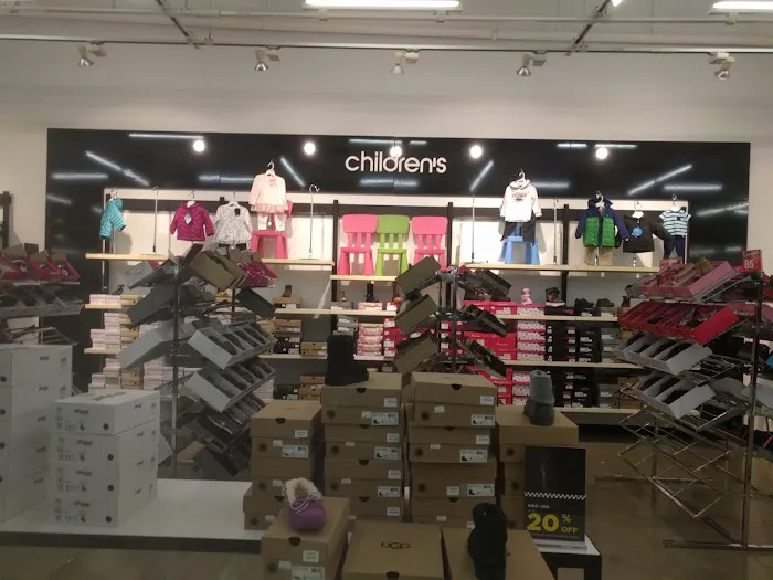 Bloomingdale's Outlet 5