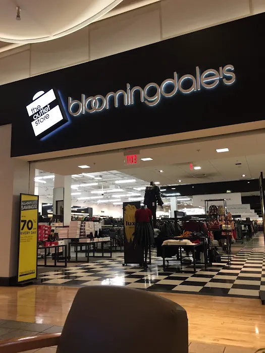 Bloomingdale's Outlet 6