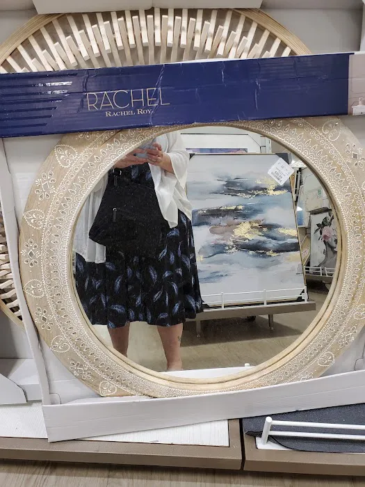 T.J. Maxx & HomeGoods 4