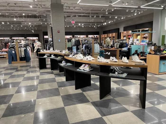 Bloomie's by Bloomingdale's 0