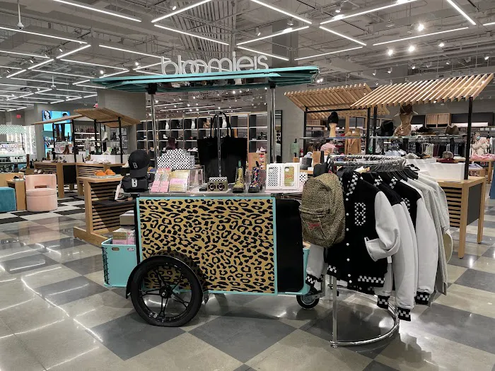 Bloomie's by Bloomingdale's 3